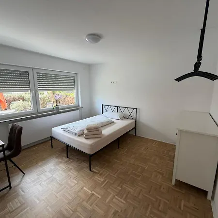 Gemuetliche Mit Terrasse